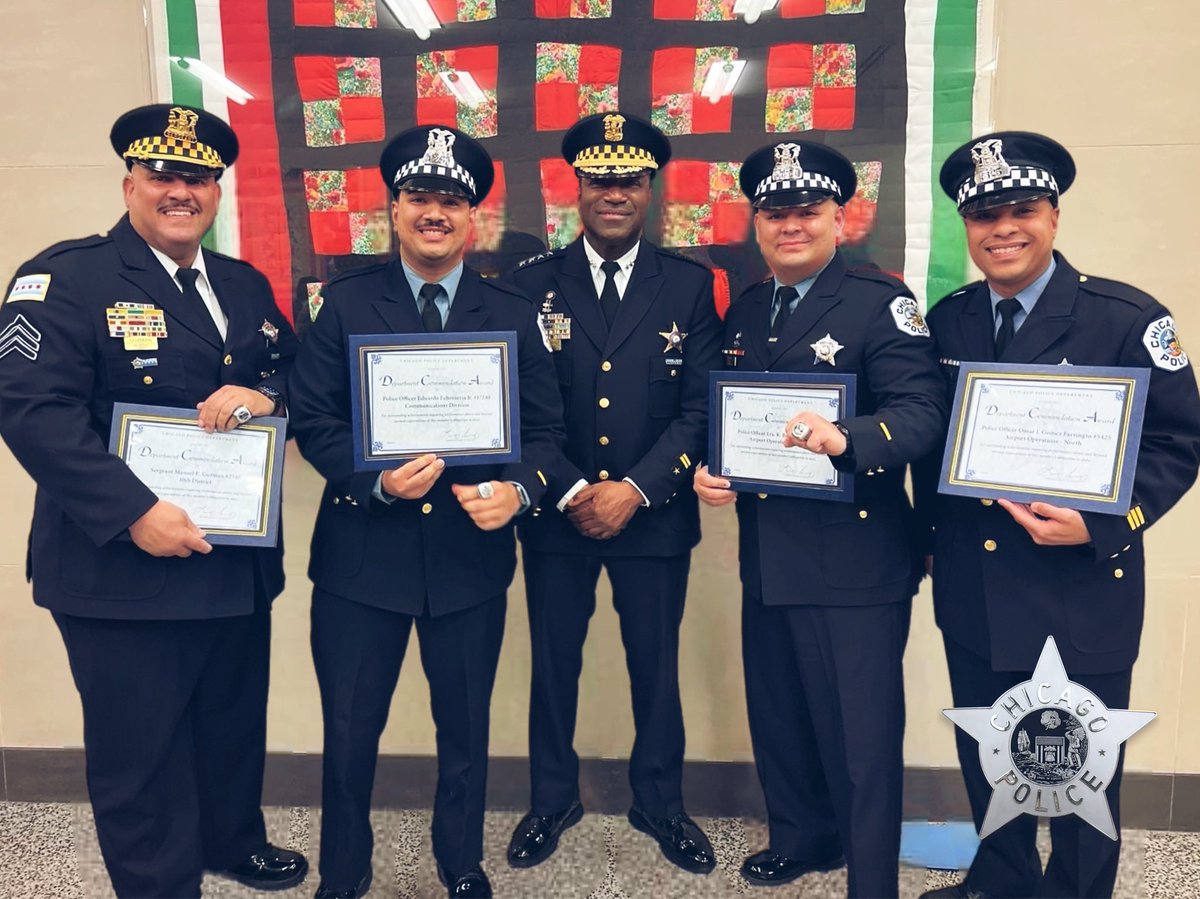 CPDKnights's tweet photo. CPD Knights Honored with Department Commendation โ Leadership Award โญ๏ธ
#CPDKnights #LeadershipAward #CommunityFirst #BridgingTheGap #ServiceThroughBaseball https://t.co/EKSvPauohJ