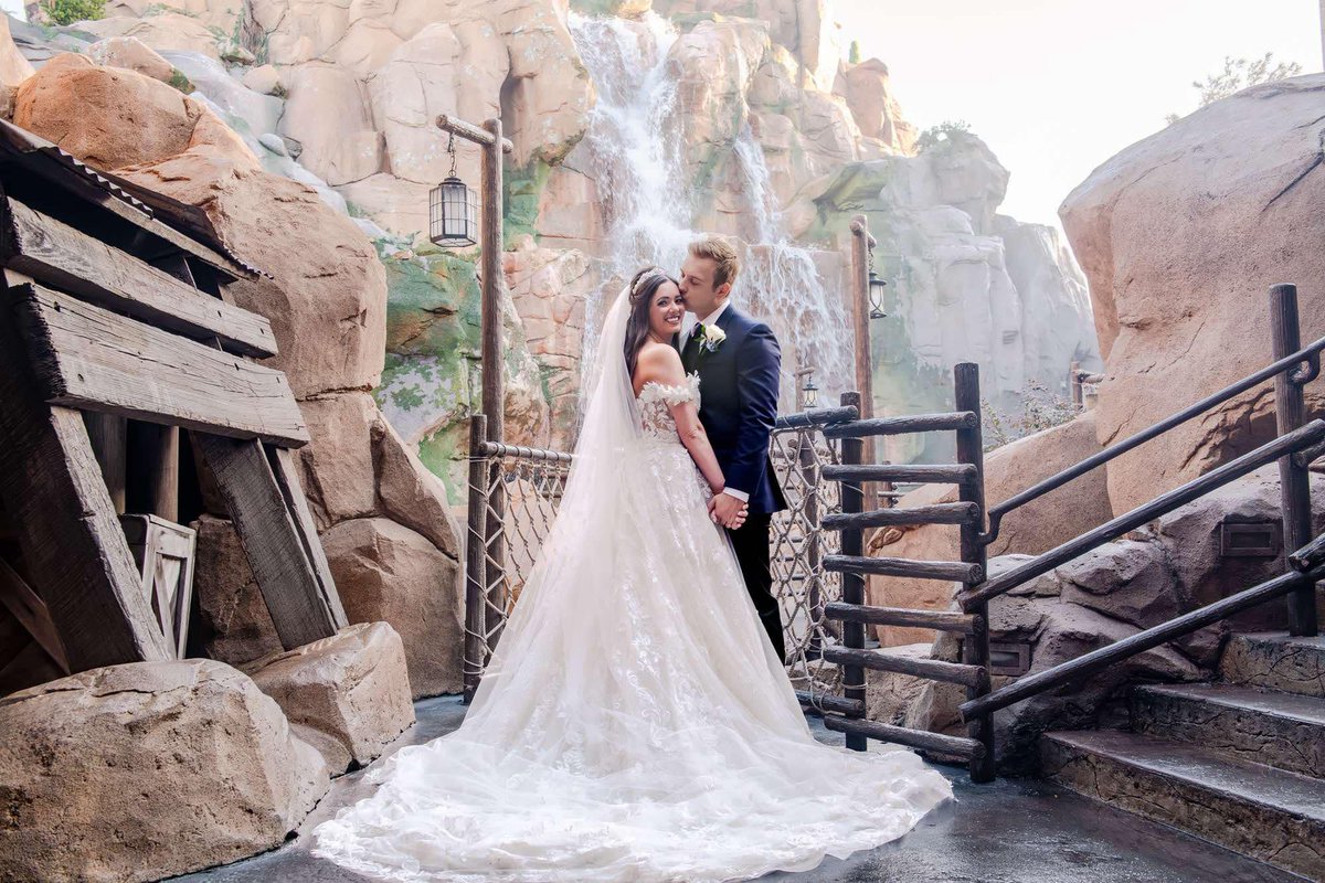DisneyWedCast's tweet photo. Learn how to book an exclusive park portrait session in Magic Kingdom, EPCOT, Hollywood Studios or Animal Kingdom on page 155 of the Fairytale Weddings Guide and in the latest episode of the Disney Wedding Podcast. https://t.co/IyL0cDxgeL https://t.co/9AW0ybsLe4