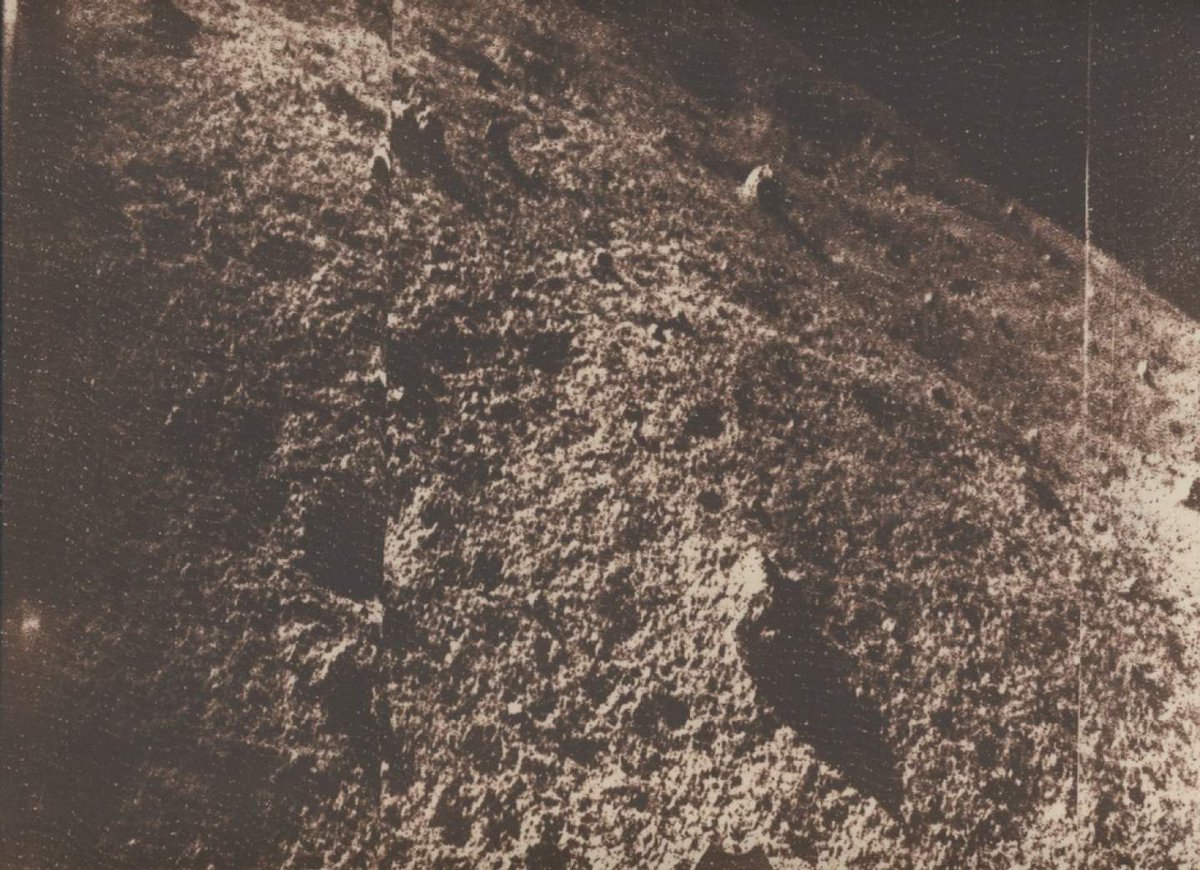 airandspace's tweet image. On this day in 1966, Soviet spacecraft Luna 9 sent the first photo from the lunar surface. It was intercepted by astronomers in England, who released it to the press before the USSR did: s.si.edu/2OsoWQH