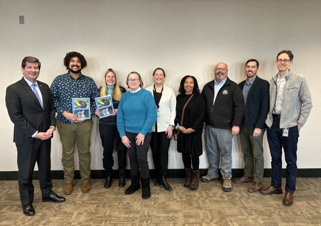 markpoloncarz's tweet photo. Earlier today, I met with the members of our @ErieCountyNY Environmental Management Council to discuss their annual report on actions that should be taken to create a greener, cleaner and more energy efficient community. Thank you to the Council members for your good work. https://t.co/ZzunxAVL5m