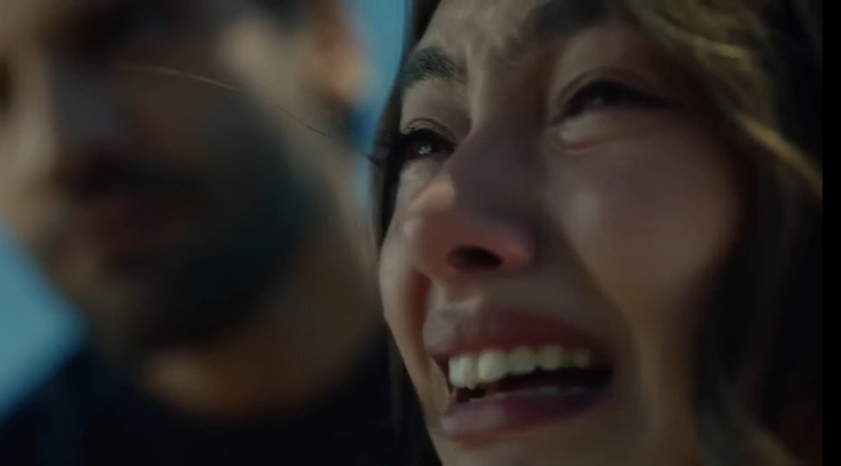 Onica_'s tweet photo. Kemal:"Deniz ti aspetta, ti prego devi prenderti cura di nostra figlia"

💔

#endlesslove https://t.co/M9x9Sk0KGu