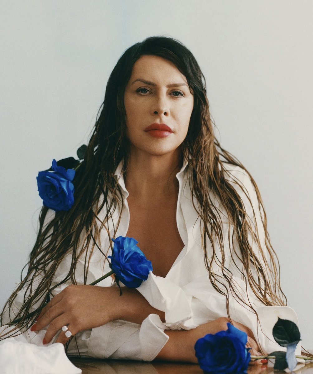 FilmUpdates's tweet photo. Netflix has stopped communicating directly with Karla Sofia Gascón and will no longer be covering expenses for her travel to the various awards shows or her styling for any appearances at these events.

(https://t.co/9byON6ZEgN) https://t.co/YNcoNtnoHs
