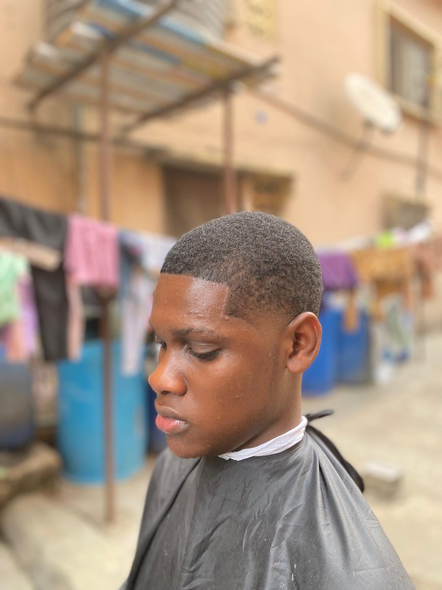 Blades_ms's tweet photo. Nothing
beats a clean
sharp taper fade
Rate
this hairstyle
from 1-10 in
the
comments
#haircut #hair
#blackmenhairstyles
#blackmenhaircuts
#blackmenhair
#menshaircut
#menshairstyle
#mobilebarber
#haircuttutorial
#haircuttransformation
#fadehaircut
#fadehaircuts
#barber https://t.co/Kfw1IWa8Hw