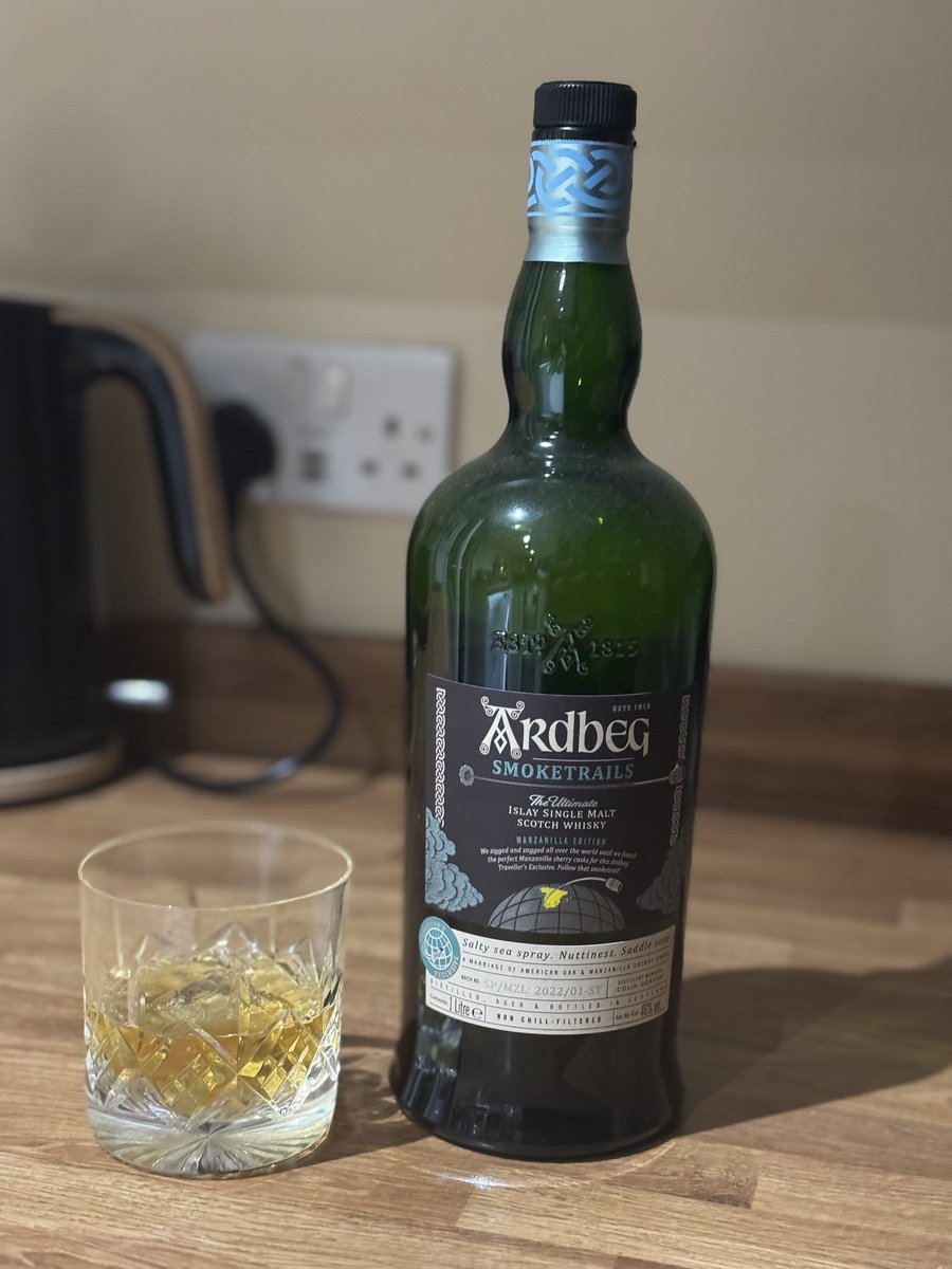 Slante #whiskytuesday 🏴󠁧󠁢󠁳󠁣󠁴󠁿🤗🥃👌
