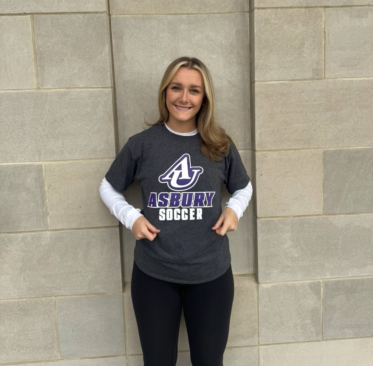 Riley Bussell tweet media