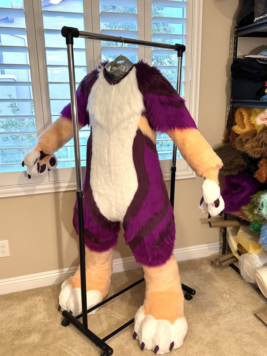 cedar_yote's tweet image. i’ll be opening for bodysuits, paws, and other small part comms soon! most likely this month! if you might be interested, DM me for a quote!