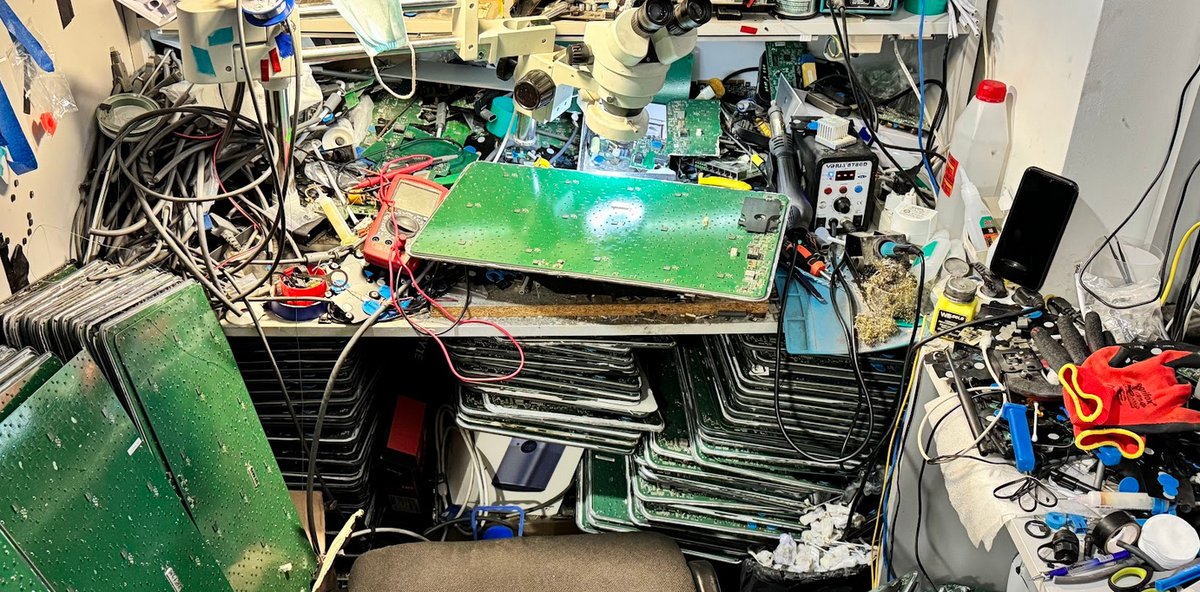 olegkutkov's tweet photo. You probably know I'm doing volunteer Starlink repairs, which might look great. But I can't do many repairs; I still have my daytime job, other projects, and research activity. I decided it was much more important to share knowledge.
We currently have dozens of service centers and rework labs here in Ukraine.
Today, I would like to tell you more about this.

My friend runs the first in Ukraine (most likely in the world) and the biggest service center specializing in Starlink.
He said this wouldn't have been possible without my research, articles, and support.
I would say that all of this is impossible without the people doing all these repairs and working around the clock. Deepest respect to them all.
Currently, they are doing almost 100 Starlink repairs per week!