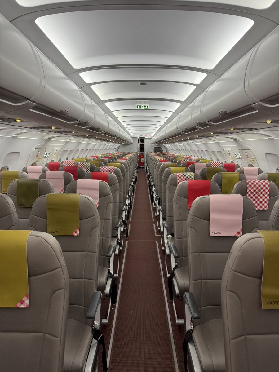 Día intenso hoy 😅
▪️07:00 Taxi 🚕Verona-Venecia
▪️11:00 vuelo posicional  🛫Venecia-Roma
◾️13:30 Vuelo ferry ✈️ Roma-Nantes  
◾️17:00Tren 🚆Nantes-Paris 
🏁20:30 Paris

Mañana a las 7:00 a Casablanca a por otro avión 🫡