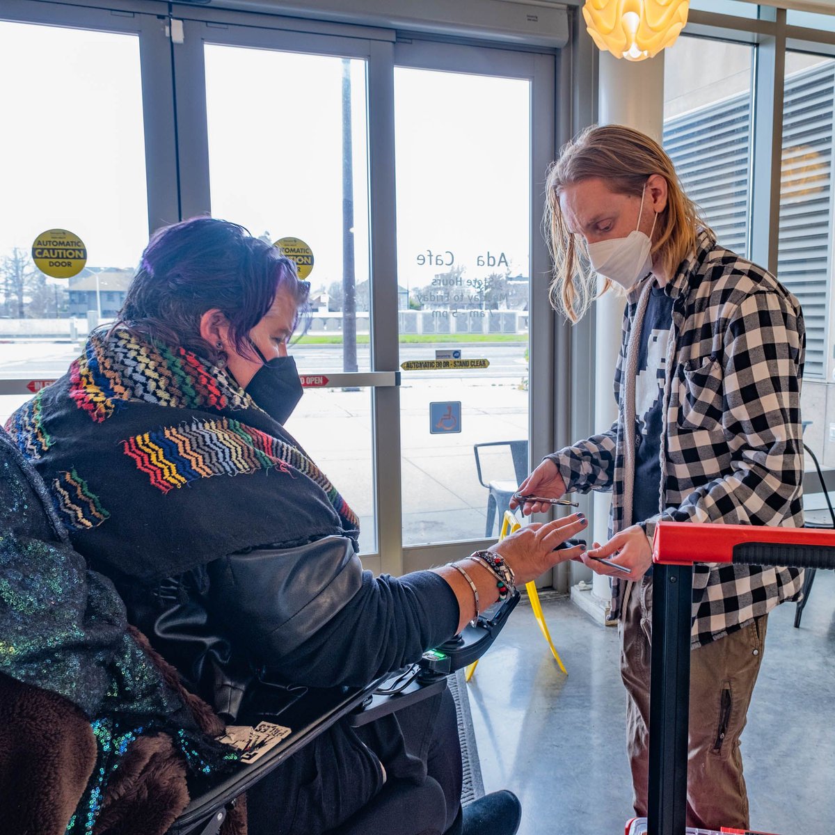 EasyDoesIt_ES's tweet photo. Our repair techs Rick and Darius were pleased to be able to offer Wheelchair Rescue to Disability Justice organizer Maya Scott-Chung. Who needs her chair in working order to host her Disability Justice Community Story Quilt workshop with @thecilofficial. https://t.co/uq5gOGwzt2 https://t.co/QDLYEJEcVh