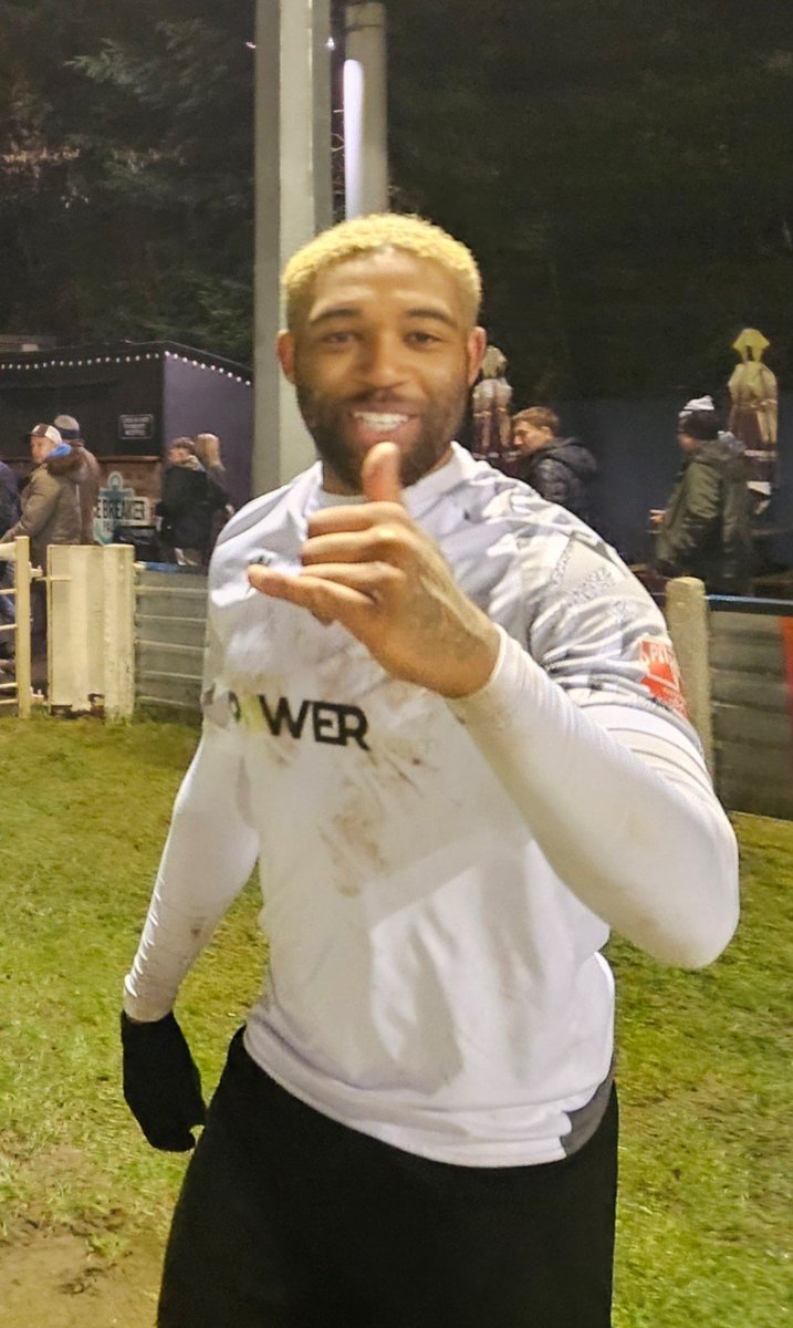 HungerfordTown's tweet photo. What a winner Jords 

🤍🖤🤍🖤

#JordonIbe https://t.co/2ihd1JnfND