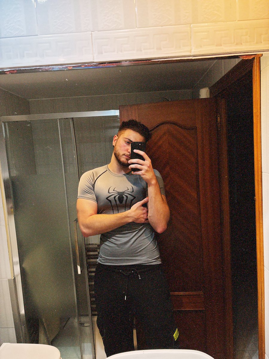 Hola buenas noches 🕷️🕸️