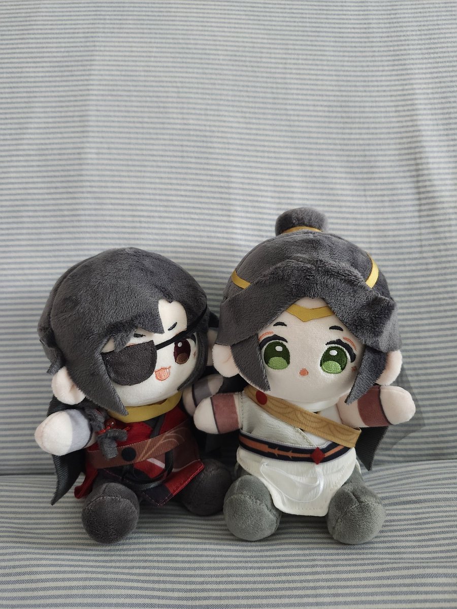 2000sadbees's tweet photo. the new hualian minidolls are so adorable! i'm getting cuteness aggression 🥰
#HuaLian #TGCF #minidoll https://t.co/1QEmskBObF