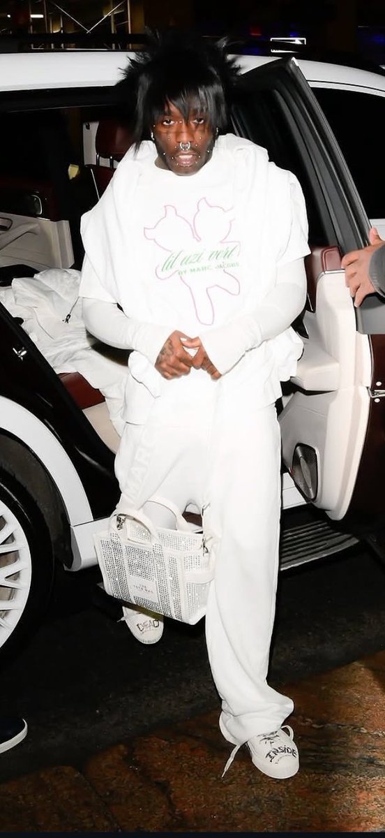 vlone 🛸🔥 tweet media