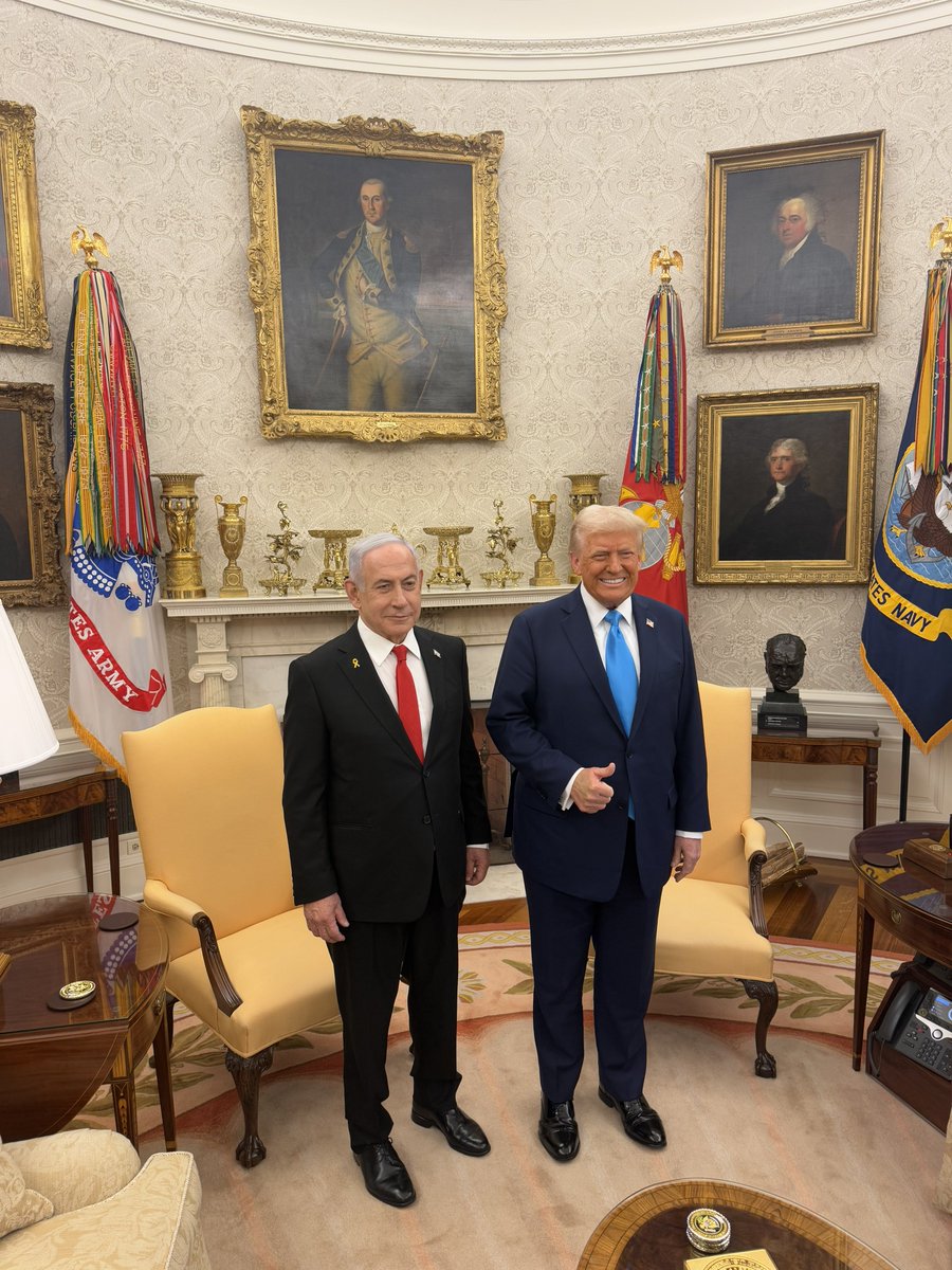 President <a href="/realDonaldTrump/">Donald J. Trump</a> welcomes Prime Minister Netanyahu to the Oval Office 🇺🇸🇮🇱