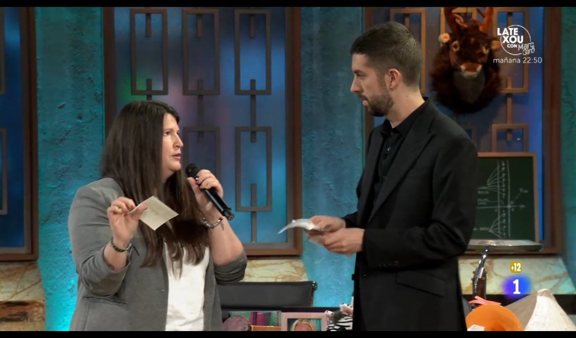 ‘ Ponte en su lugar , no en su sitio ‘ . 
Visibilidad para concienciar en #LaRevuelta y así poder respetar a personas con movilidad reducida. Algo que parece obvio, pero en la vida real no lo es . Otra noche dando servicio al pueblo.