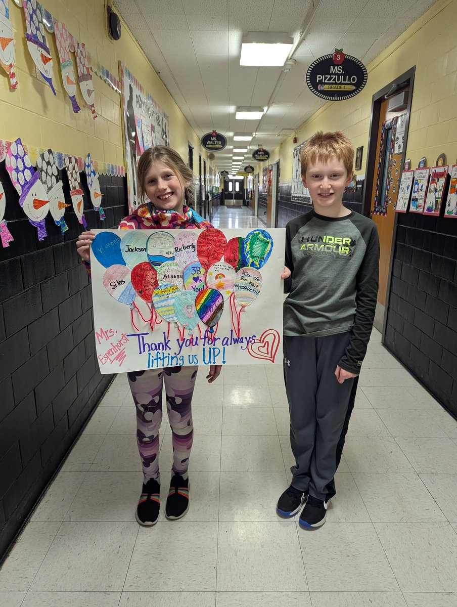 Caught these 3rd graders in the act of surprising our Guidance Counselor with a little thank you 🖤💛🎈#NSCW <a href="/WeAreHTSD/">WeAreHTSD</a> @HTSDCounseling #HTSDpride