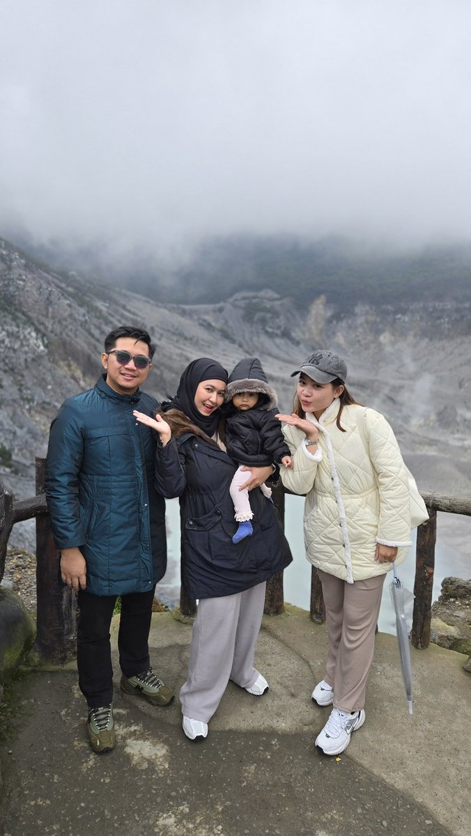 mee_lody's tweet photo. Tangkuban parahu with ❤️ Masya Allah tabarakallah https://t.co/BHpoP38WFD