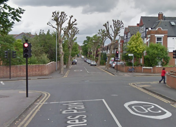 rcrompton's tweet photo. @ContactKingston : traffic lights at bottom of Cranes Park usually don't detect bikes, often not cars either. Same approaching other direction from Beaufort Road. Often have to wait ages for them to eventually time out. @KingstonCycling https://t.co/Yhl2VSqMJL