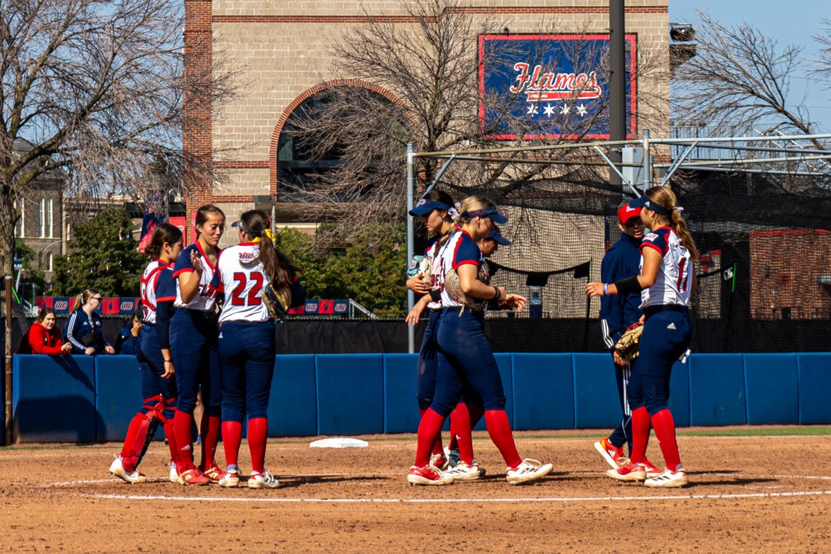 UIC Softball 🔥🥎 tweet media