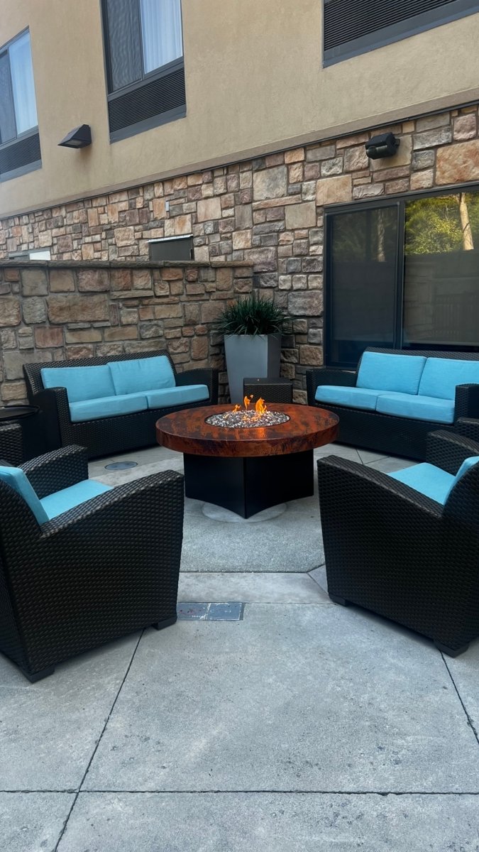 FairfieldKodak's tweet image. 🔥 Unwind by our cozy firepit! Enjoy a relaxing evening with friends or family under the stars. Stay with us for the perfect mix of comfort and outdoor fun!

#FirepitFun #RelaxAndUnwind #StayWithUs