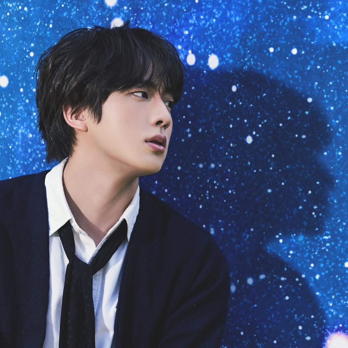 #JIN becomes the K-Pop soloist with the most #1 songs in World Digital Song Sales chart history (7).