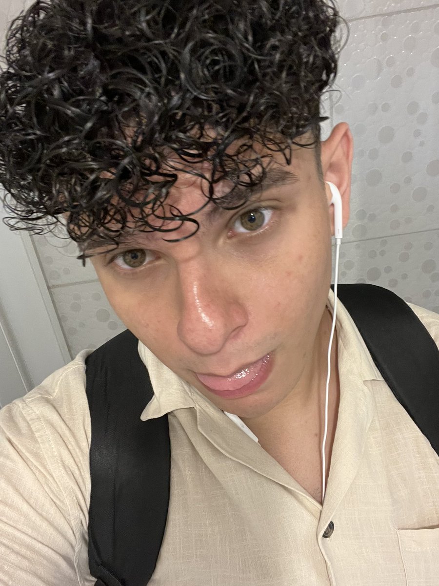 twtlucastwt's tweet image. Na faculdade federal sem escola particular. Em uma das maiores empresas do mundo sem indicação. Me mudando pra conseguir me formar sem ajuda de mamãe e papai. Me and my homies are REAL problem solvers!!!