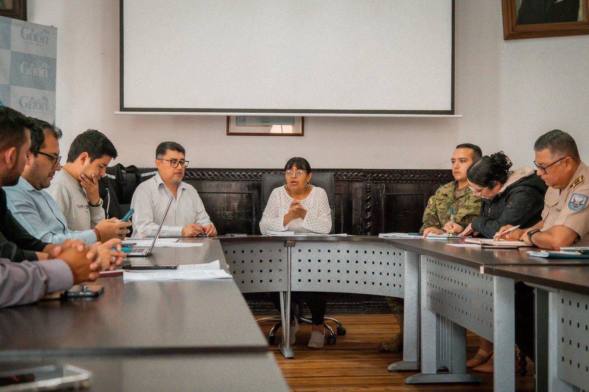 Municipio_Giron's tweet photo. 🚨¡OPERATIVOS CON RESULTADOS!

Como lo anunciamos, seguimos articulando a través de la MESA DE SEGURIDAD diferentes operativos que se ejecutarán en el cantón a través de los organismos de control como: @PoliciaEcuador, @FFAAECUADOR y la @goberazuay. https://t.co/mNnOw7HxcM