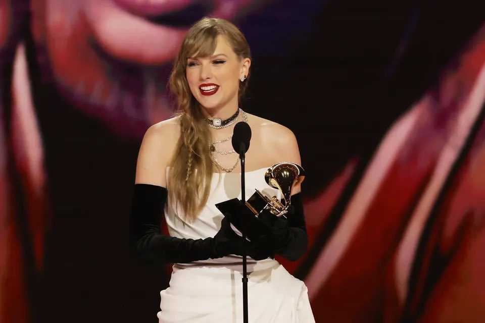PopBase's tweet photo. One year ago today, Taylor Swift announced her 11th studio album ‘THE TORTURED POETS DEPARTMENT’ at the GRAMMYs. https://t.co/eeOXdRbVI2