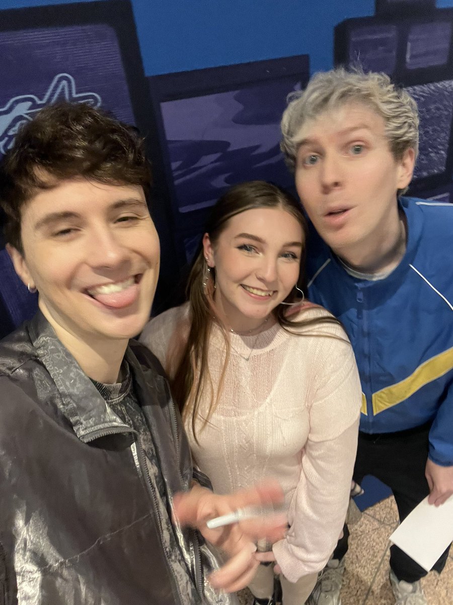 ujustgotastered's tweet photo. Maybe the real tit was the friends we made along the way https://t.co/2on8zoRW1c