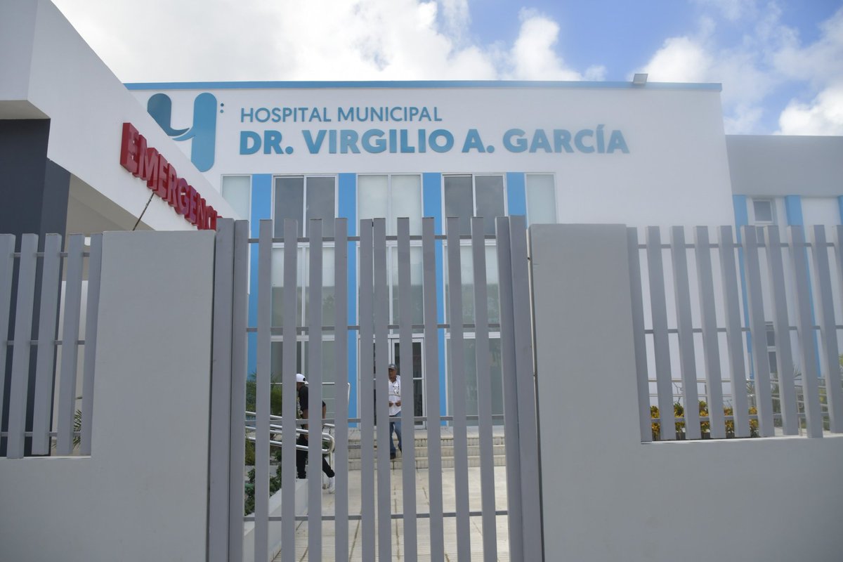 SRSNordeste's tweet photo. El Dr. Rafael de Jesús Rodríguez Cruz, director del Servicio Regional de Salud Cibao Nordeste (SRSCND), realizó este martes una visita de supervisión al Hospital Municipal Dr. Virgilio A. García en Cabrera.
#SRSCND
#CompromisoConLaSalud #SupervisiónHospitalaria https://t.co/Gf2scQOCiC