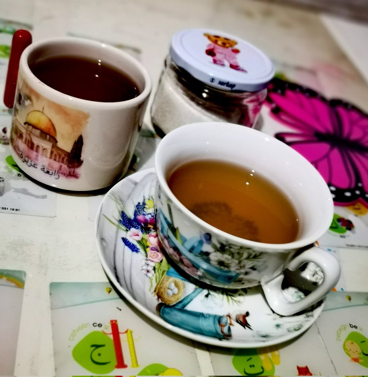 Gecenin bu vaktinde bitki çayı içip, her türlü halleştiğiniz bir dostunuz varsa; siz zenginsinizdir! Buna bin ŞÜKÜR gerek...🤗