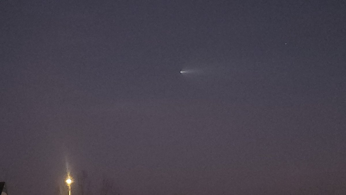 JoeyGuzman's tweet photo. So cool seeing this over the horizon here in Sanford NC! @elonmusk #SpaceX @katcampbellwx https://t.co/leMpVA8C5M