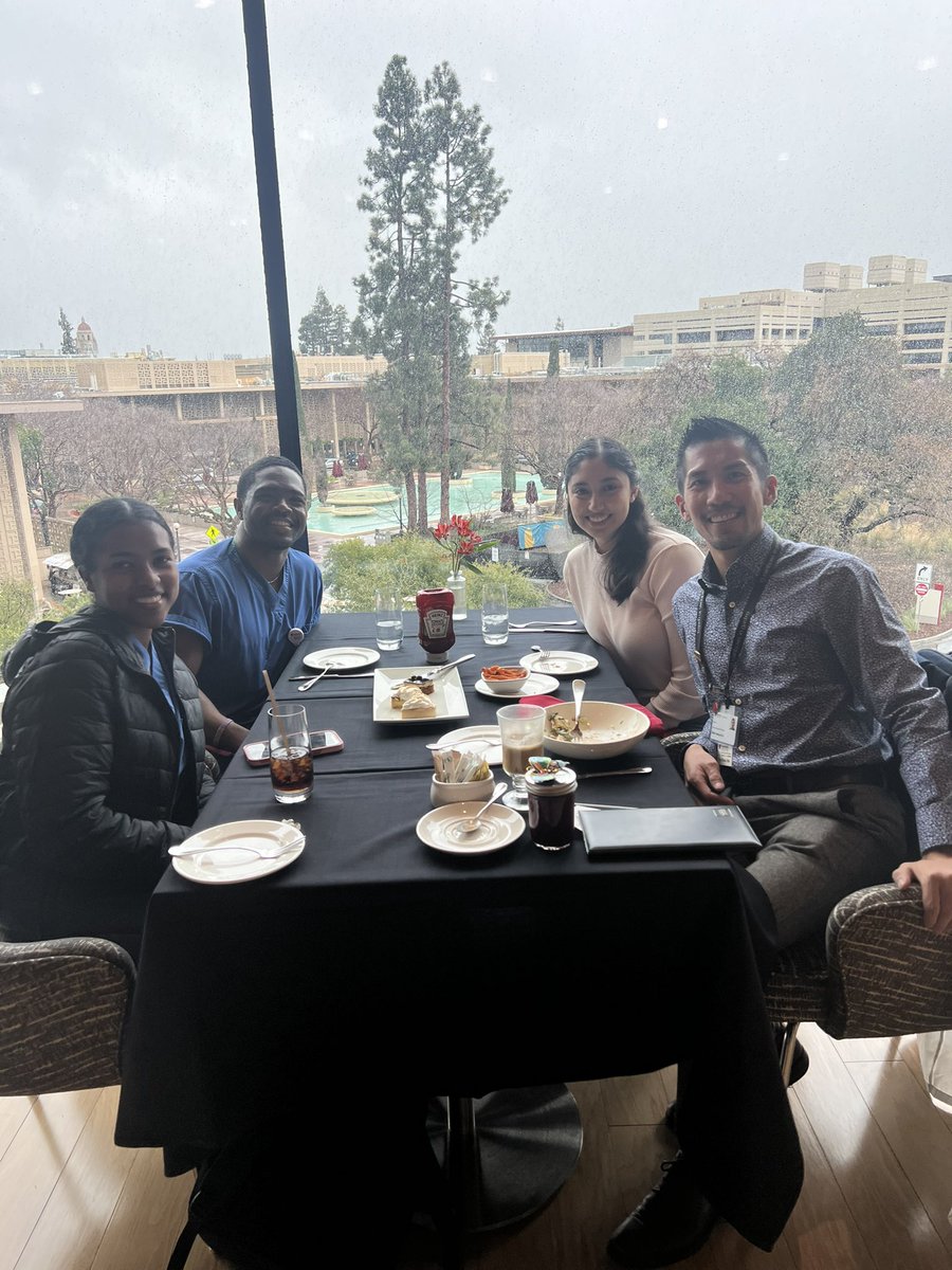 doctornikkid's tweet photo. Met these bright minds (1st year med students) @ a career panel & now they’re my mentees!
Fun way to celebrate after their pharm💊 exam 📝. You better believe I’m recruiting them for GI/Hep!
I was asked what motivates me?
Answer: YOU all. Giving back. Mentoring.
#NikkiNotes https://t.co/sOvhMwQA1u