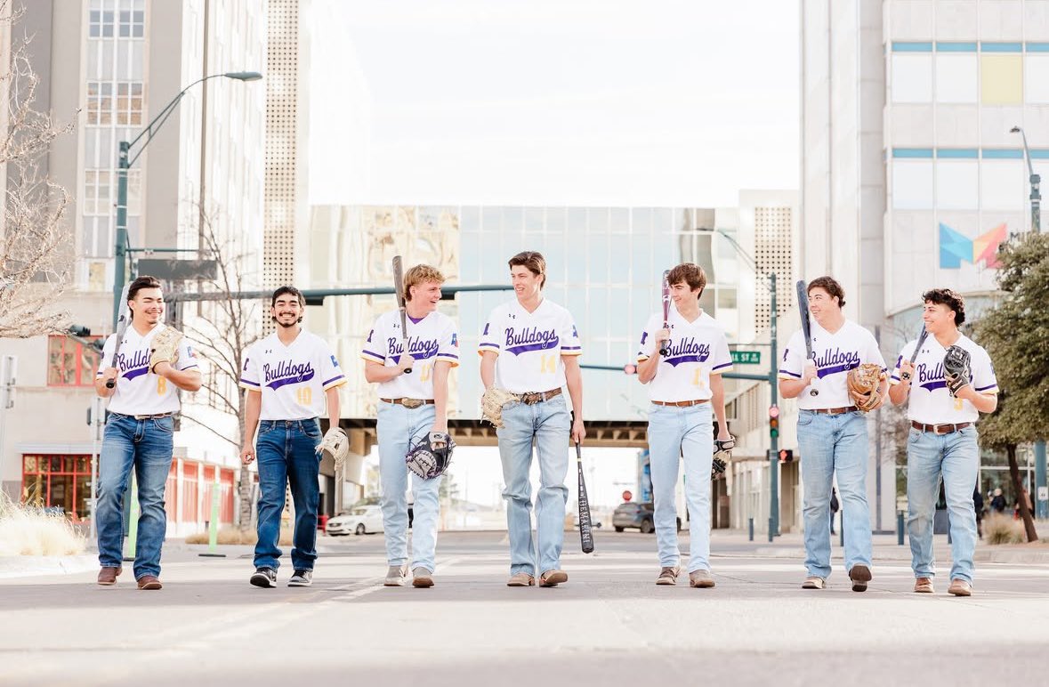 “People ask me what I do in winter when there's no baseball. I'll tell you what I do. I stare out the window and wait for spring.” -Rogers Hornsby

Here’s to a new season! ⚾️ 

Go Dawgs! #seniors