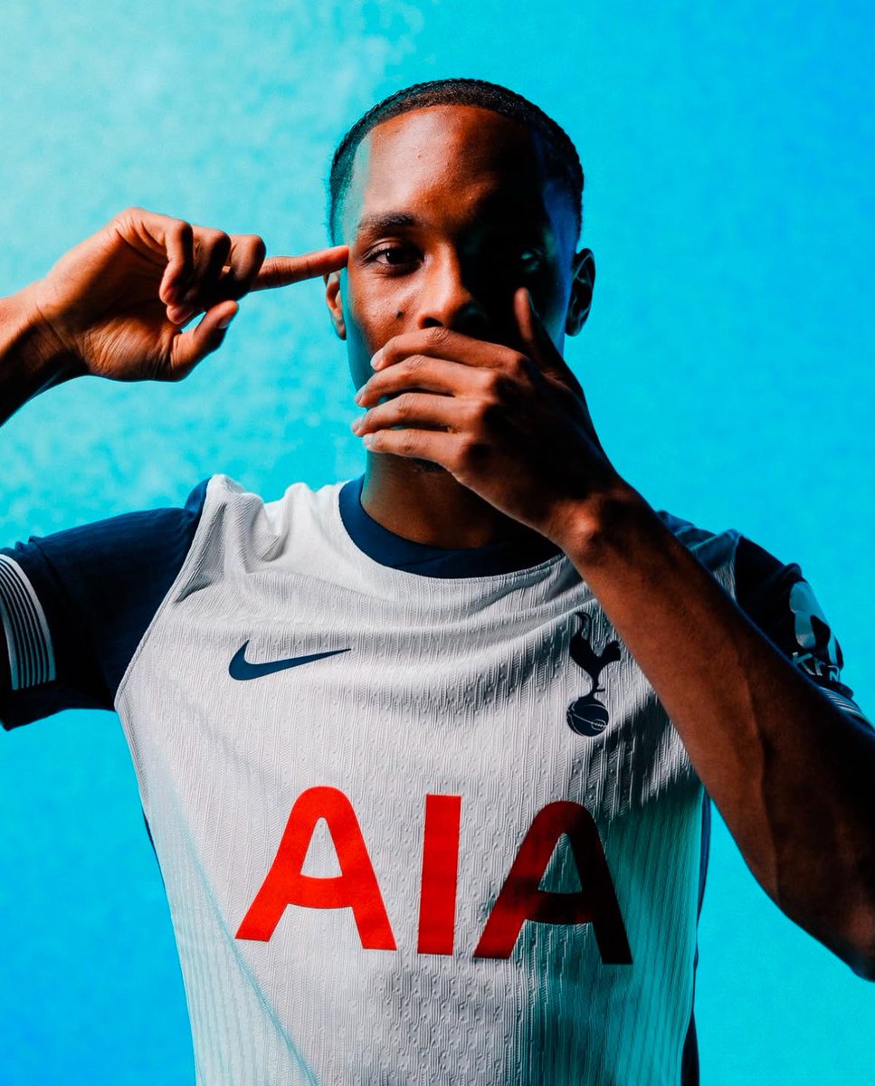 FabrizioRomano's tweet photo. 🚨⚪️ Bayern will receive €10m loan fee for Mathys Tel from Tottenham plus salary coverage.

Ange Postecoglou, key to get Mathys’ green light to initial loan move with buy option clause. https://t.co/9JWy7XwSqd