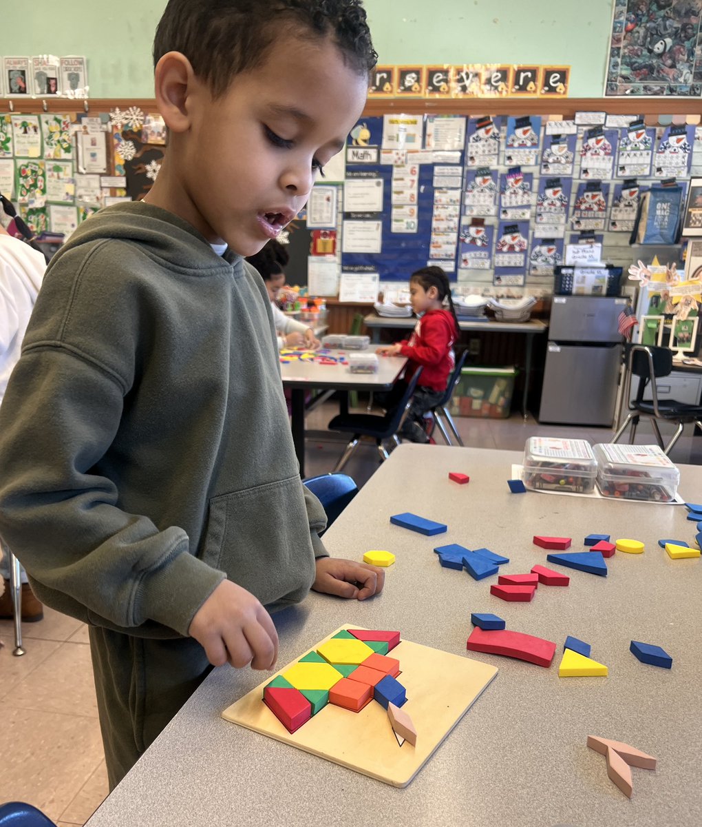 Maestrajenn's tweet image. Students love to use pattern  blocks to create patterns and then count the number of each shape used. #math #handsonfun @iReady @YPSMathDirector @YonkersSchools @AnibalSolerJr @PtaSchool5 @School5Yonkers