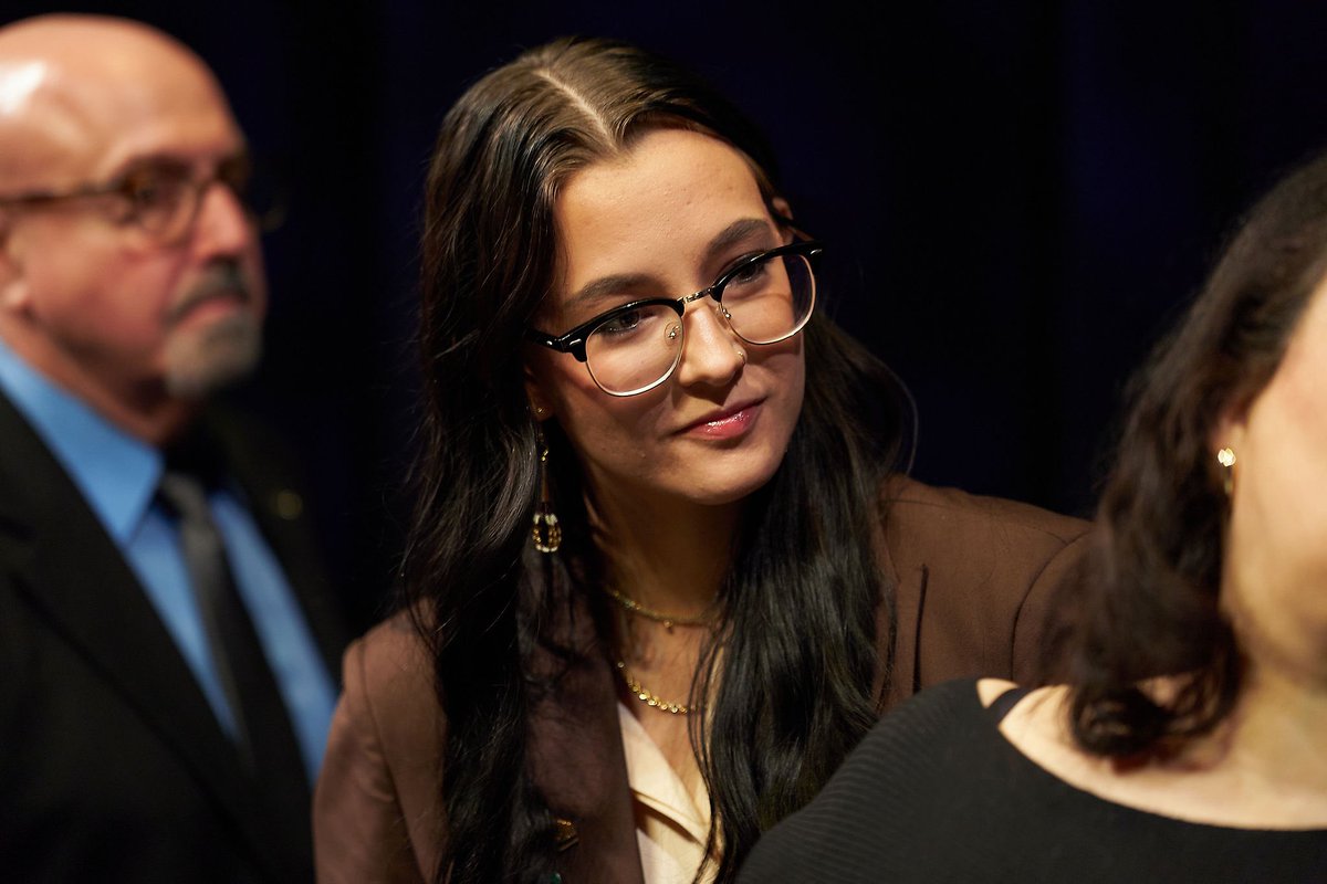 Congratulations to our 2025 Youth of the Year, Arabella Gipp! In another special surprise, Bella received an iMac to help fuel her graphic design dreams 🖥️ ✨ 

Arabella, Alex, Abby, Julia and Leah—thank you for sharing your stories with us 💙 #Greatfutures