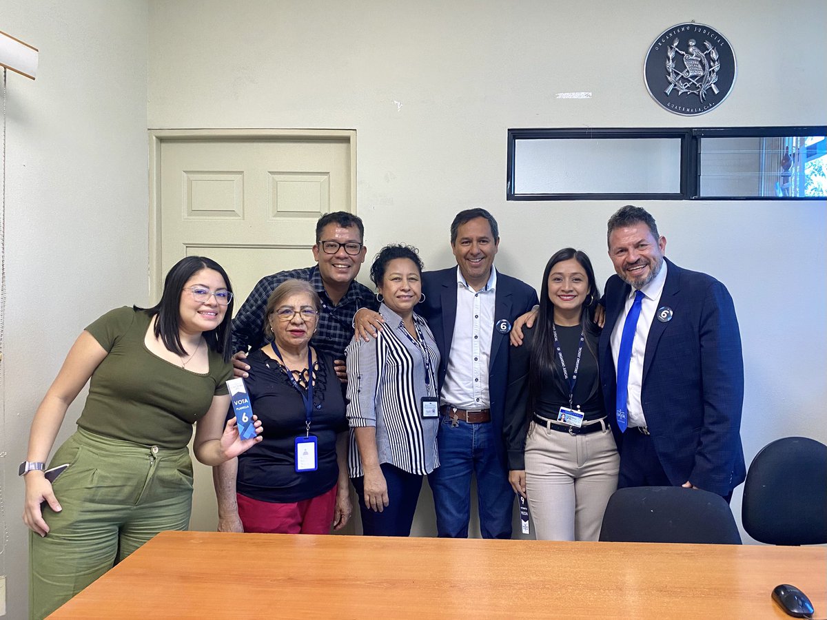 union_guatemala's tweet photo. En #Escuintla, visitamos varias instituciones y nos reunimos con varios profesionales. Han sido semanas muy gratificantes en las que hemos pasado por varios rincones del país. Este 7 de febrero no olvides votar por #Planilla6. https://t.co/M7p1lnSoqN
