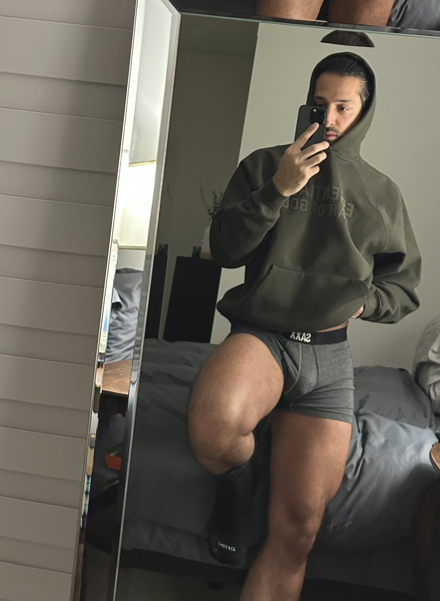 ab00xx's tweet photo. Leg day https://t.co/ZH2O7Ymu7b