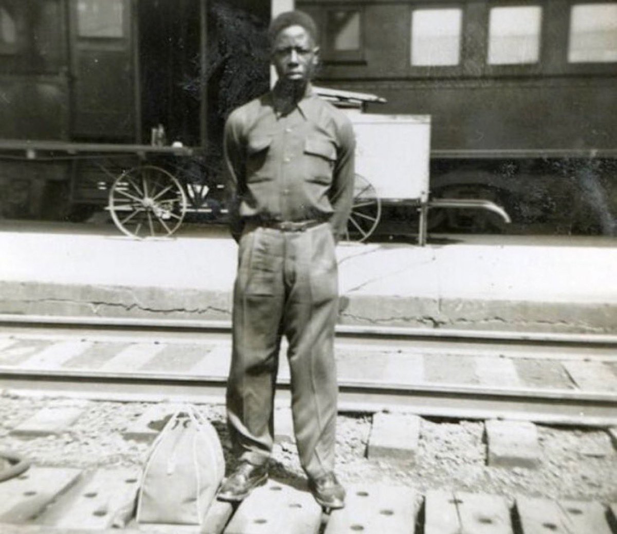 nut_history's tweet image. This young man would become one of the best baseball players ever. Henry Aaron
