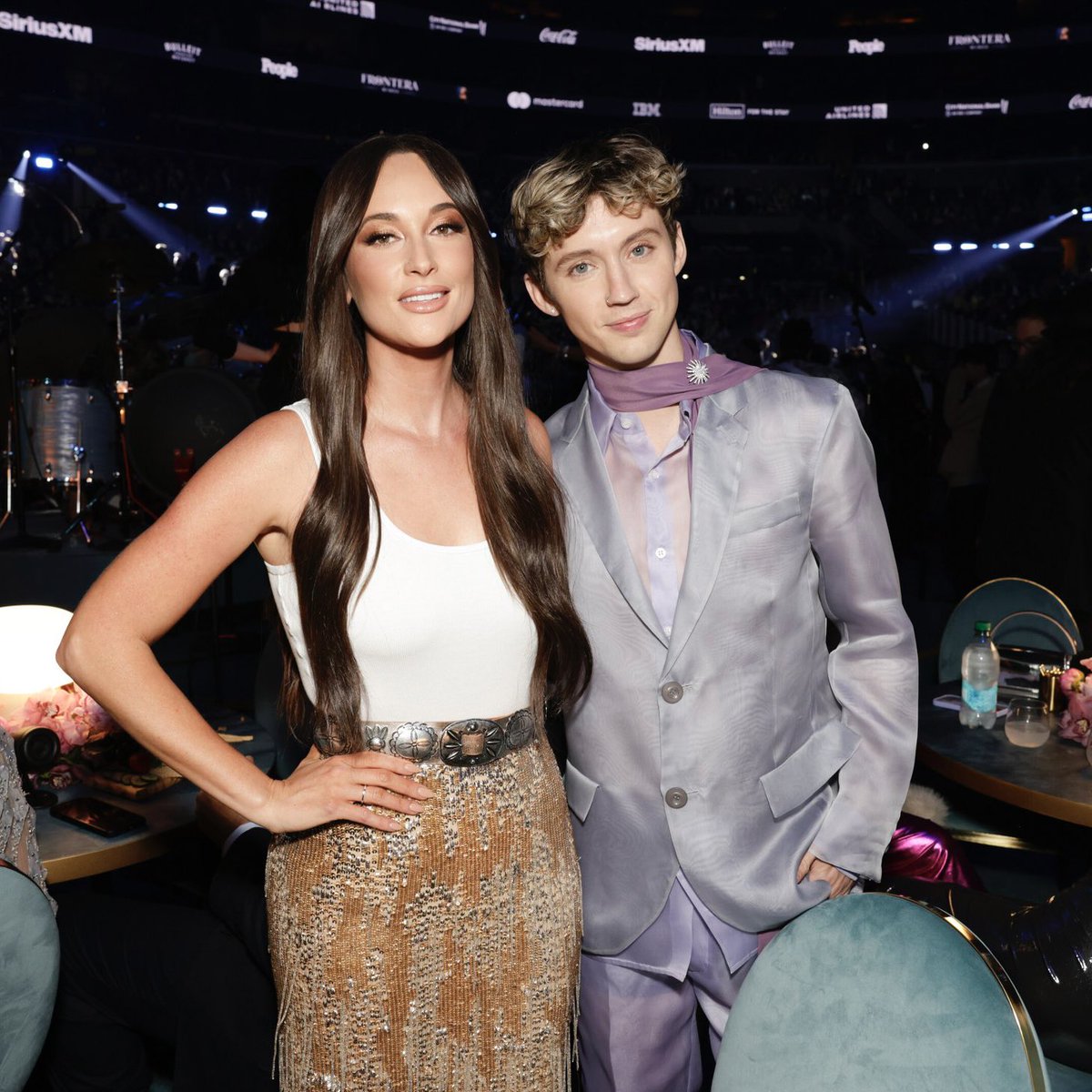 spaceykaceymx's tweet photo. Kacey Musgraves and Troye Sivan at the #GRAMMYs https://t.co/r7NeLsHYxz
