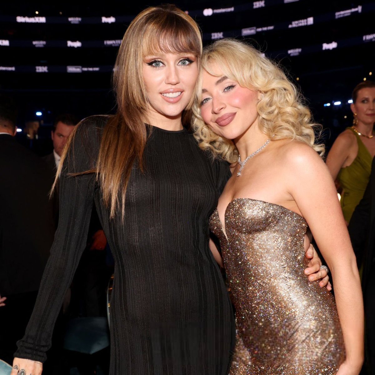 MileyNation's tweet photo. miley cyrus and sabrina carpenter 🥹 https://t.co/wRENL3gaun
