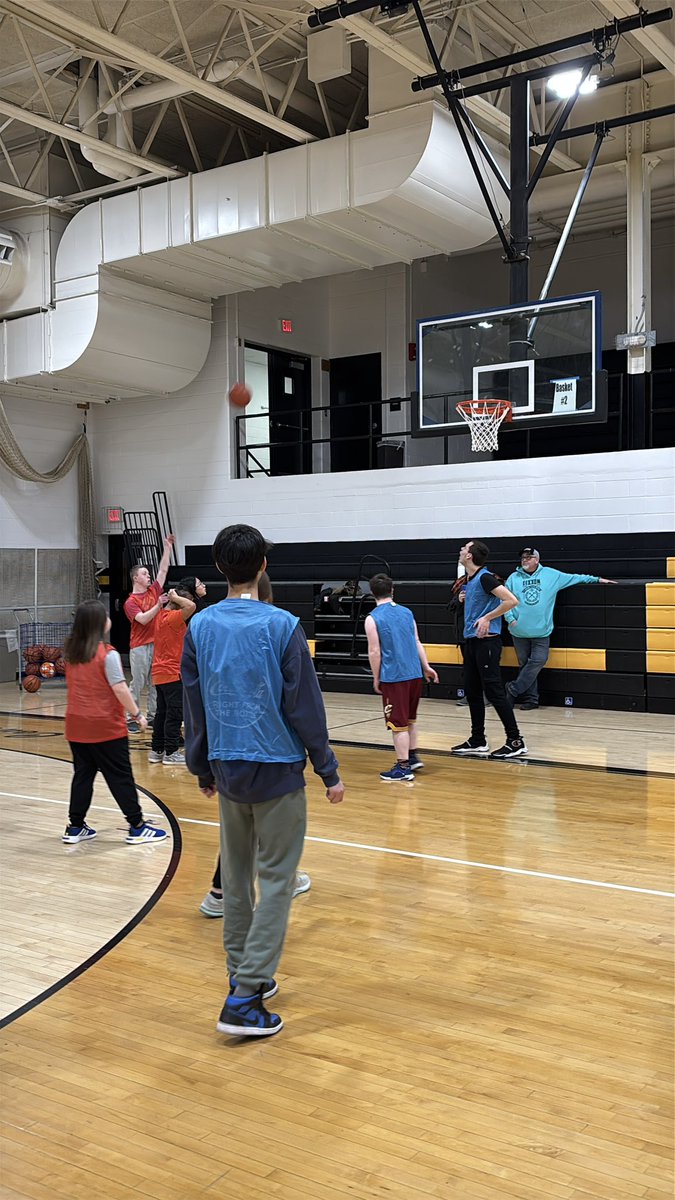 SylProjectUnify's tweet image. First basketball practice- we’re excited for our game on Thursday against the Lucas County Lightning ⛹🏾⛹🏽‍♀️⛹🏽‍♂️