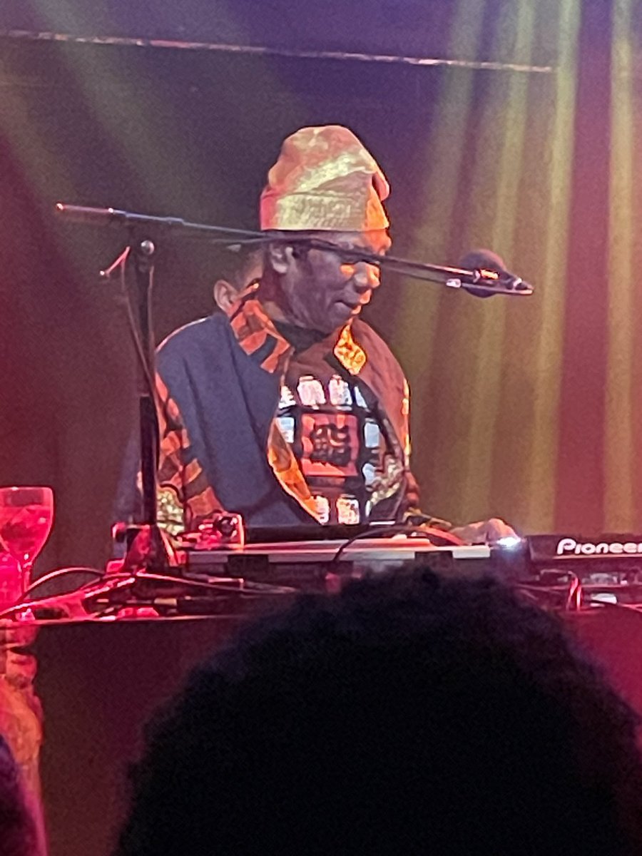 DonGordonnnn's tweet photo. デニスボーヴェルの鮨Tシャツ https://t.co/34cFFCOpYT