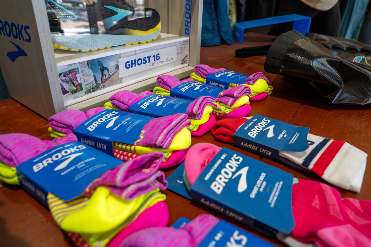 If you're looking for some new favorite socks ...

#running #fleetfeetmenlopark #fleetfeet #bayarearunning