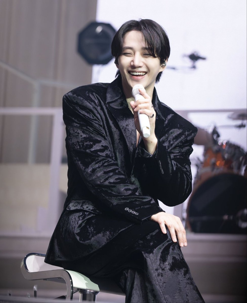 잊모닝💛

생일파티 끝나고  정리도 못하고... 남은건 아직도 남아있는 후 작업과  짧은 시간.. 잠깐씩  이주너 하면서 힐링하는  지금도  행복합니다🤭😊 날씨가 갑자기 추워졌어요. 실내에서도바람소리가 들려요.
얼른 봄이 왔으면좋겠어요.
오늘 하루도 기쁘고 즐거움 가득한 날 되세요~😊⚘️