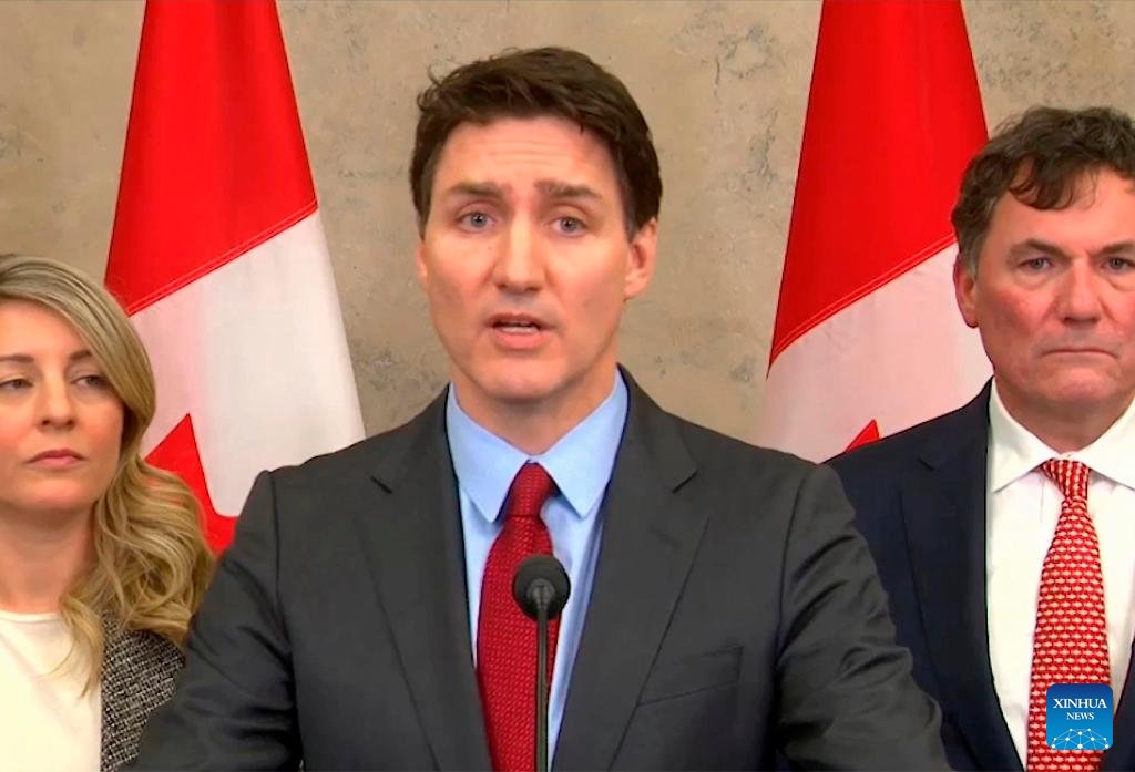 globaltimesnews's tweet photo. Canada announced retaliatory #tariffs on US imports late Saturday after US President Donald Trump imposed 25-percent tariffs on most Canadian products. Canada will levy 25-percent tariffs on 30 billion Canadian dollars ($21 billion) worth of American goods as of Tuesday, Canadian Prime Minister Justin Trudeau said after chairing the Cabinet meeting and hosting a virtual meeting with provincial and territorial premiers. Trudeau said the tariffs would then be applied to another 125 billion Canadian dollars worth of goods in 21 days, according to Xinhua. https://t.co/GaPgLSWvIo