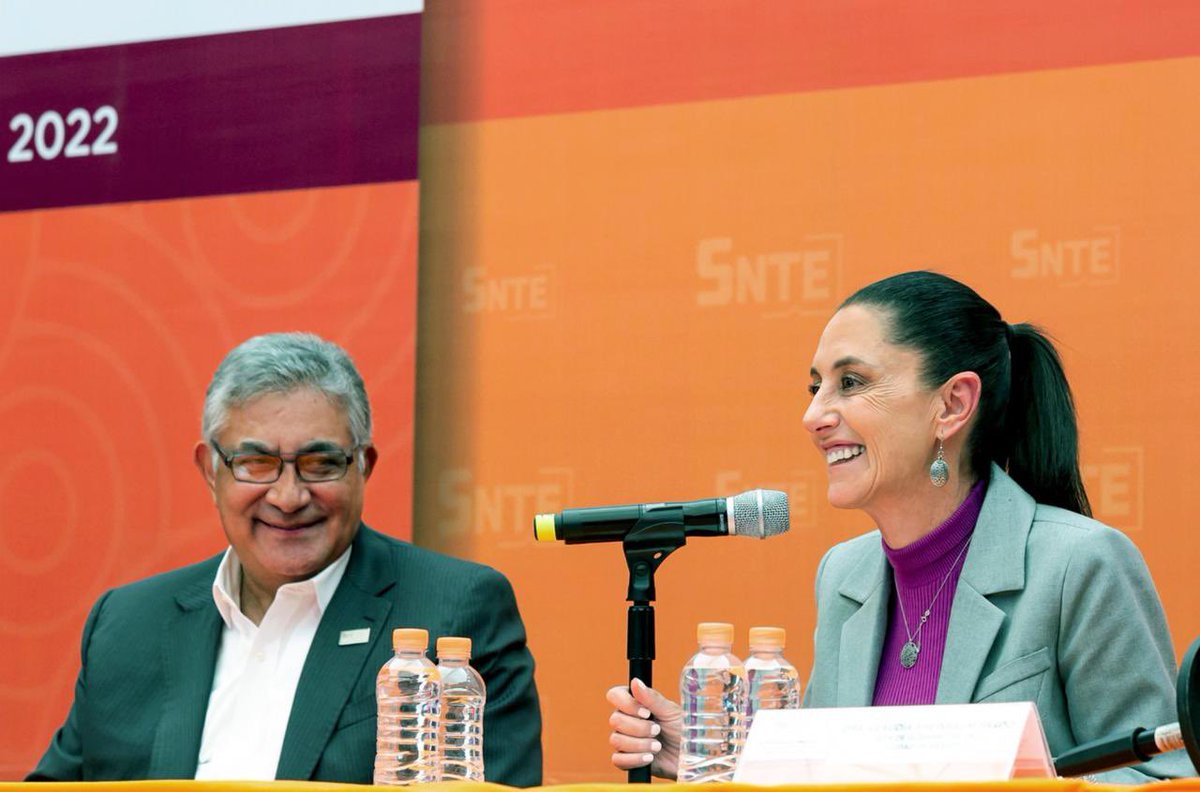 AntonioOsorioG8's tweet photo. Los trabajadores de la educación agremiados al #SNTE estamos convencidos de que, unidos y con el liderazgo de nuestra Presidenta de México @Claudiashein resolveremos cualquier desafío que amenace a la nación. #MéxicoPuebloUnido https://t.co/Z2aU20eQmW