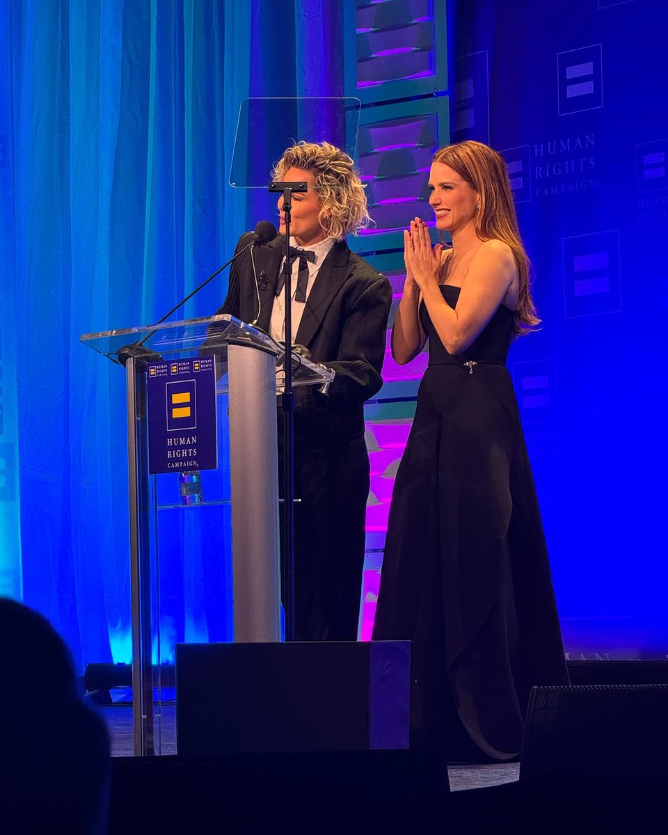 BushSources's tweet photo. ┆NEW┆↬ 📸 Sophia Attending the HRC 2025 Event with Her Girlfriend Ashlyn via Michael Kaye’s Official Instagram Page
( michaelkayepr )

2.02 - [ @SophiaBush • #SophiaBush ] https://t.co/Sv2P2x9E6u