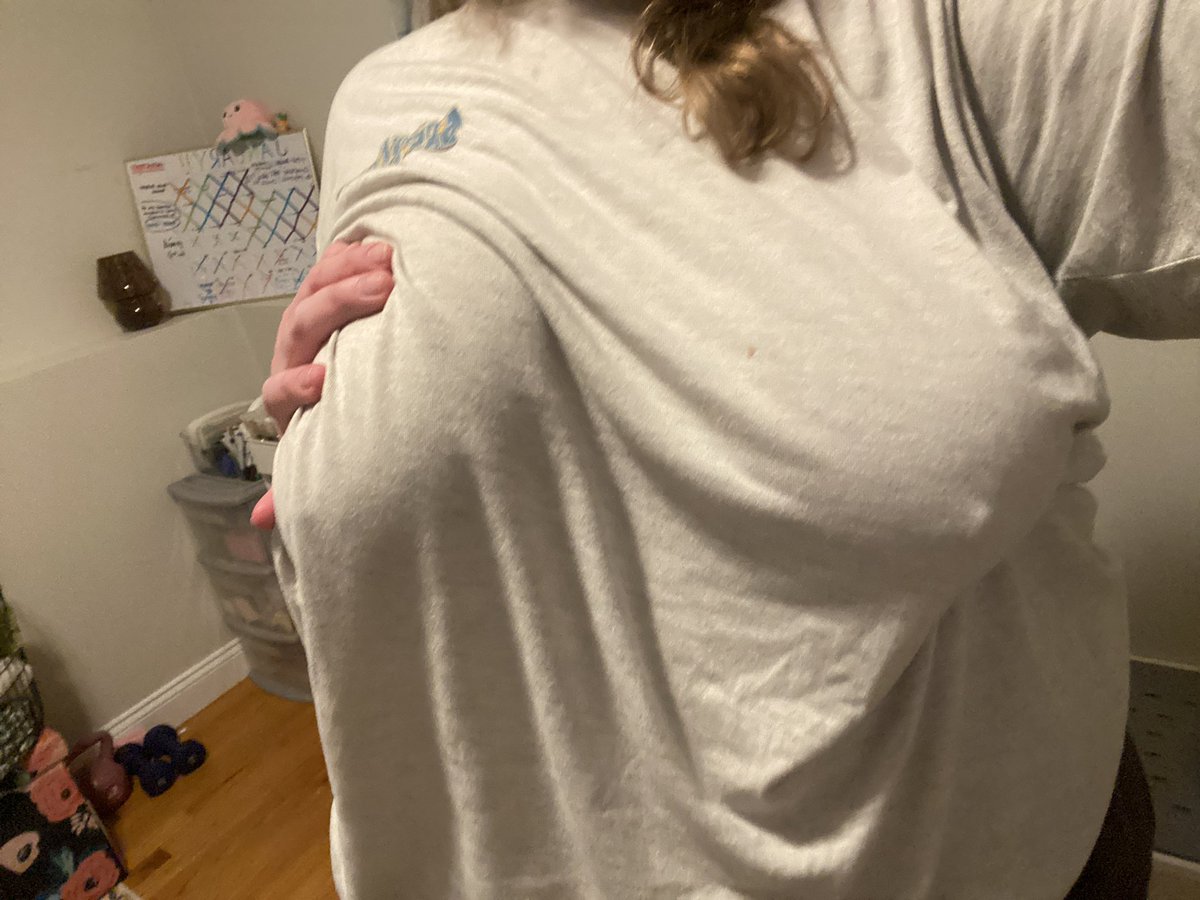 meadow_moonbeam's tweet photo. It was a tad cold in my room 🥶

Subscribe @meadowmoonbeam for 🆓 daily content https://t.co/apEsR89cgL